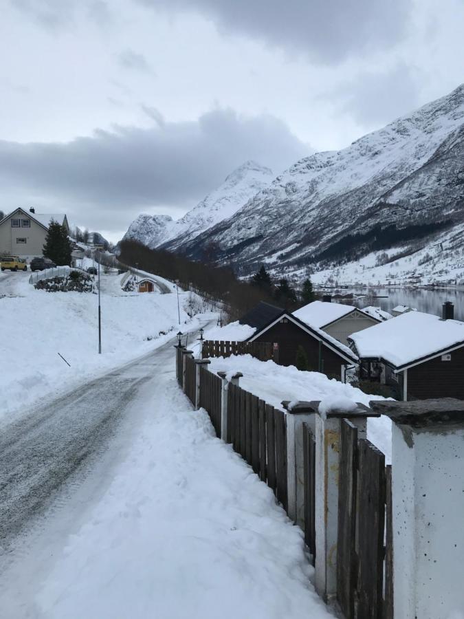 Panorama Fjord Olden Apartment Exterior foto