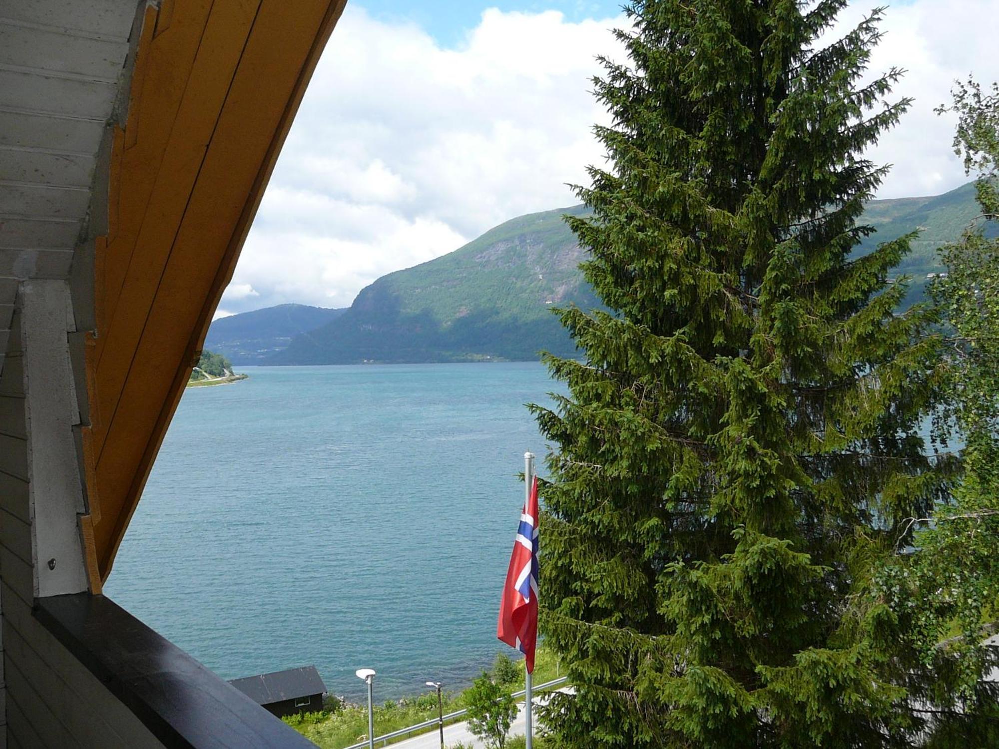 Panorama Fjord Olden Apartment Exterior foto